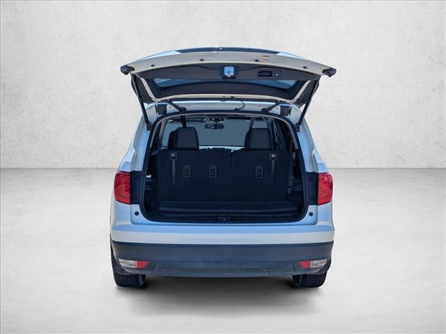 Photo of 2018 White Diamond Pearl Honda Pilot