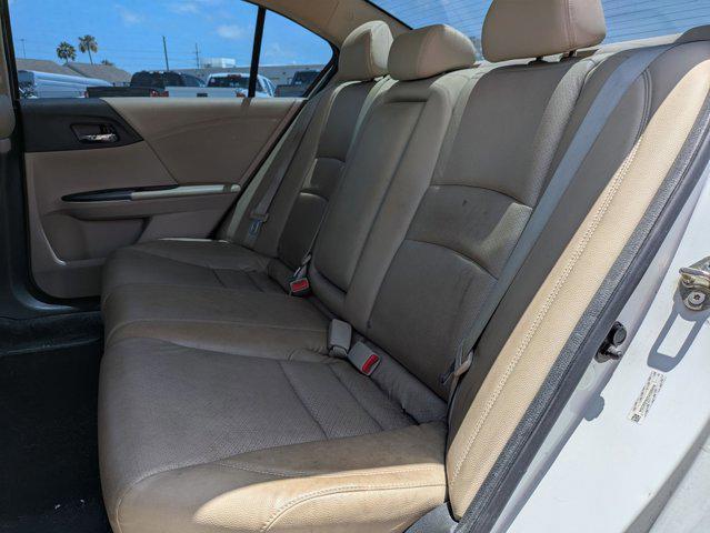Photo of 2014 White Orchid Pearl Honda Accord