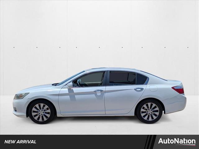 Photo of 2014 White Orchid Pearl Honda Accord