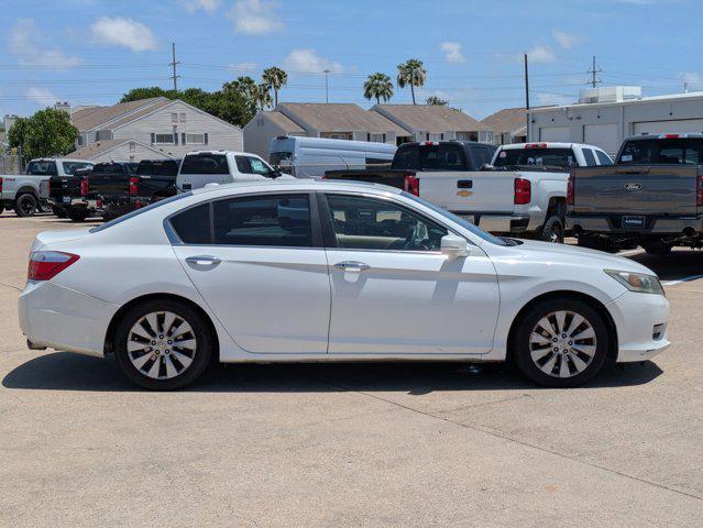 Photo of 2014 White Orchid Pearl Honda Accord