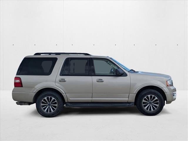 Photo of 2017 White Gold Ford Expedition