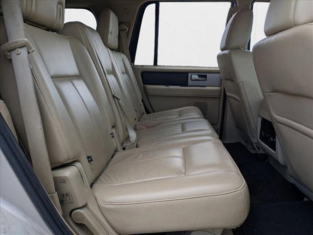 Photo of 2017 White Gold Ford Expedition