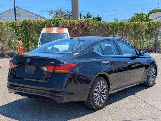Photo of 2023 Super Black Nissan Altima
