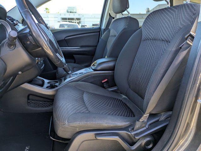 Photo of 2015 Granite Crystal Metallic Clearcoat Dodge Journey