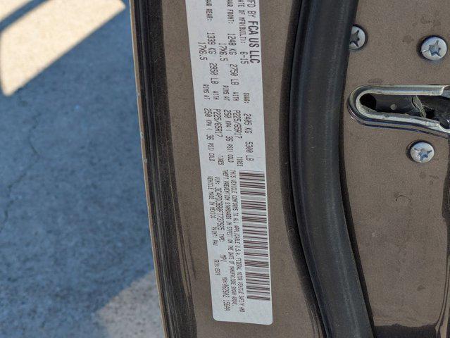 Photo of 2015 Granite Crystal Metallic Clearcoat Dodge Journey