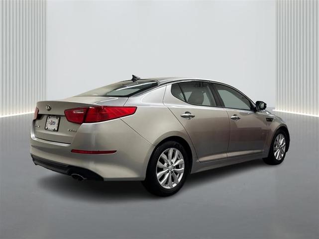 Photo of 2014 Silver Kia Optima