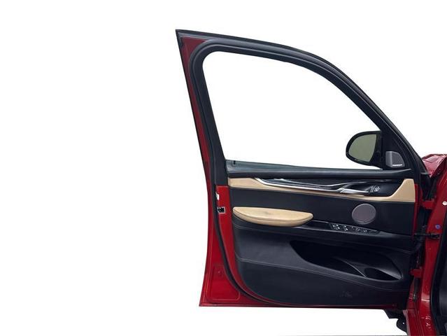 Photo of 2016 Red BMW X5 M