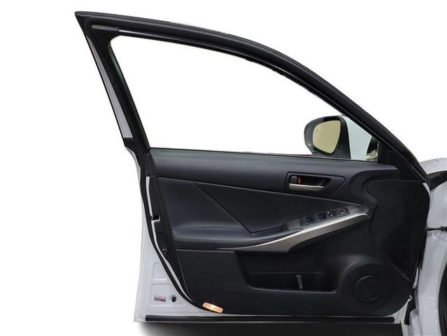 Photo of 2019 White Lexus IS 300