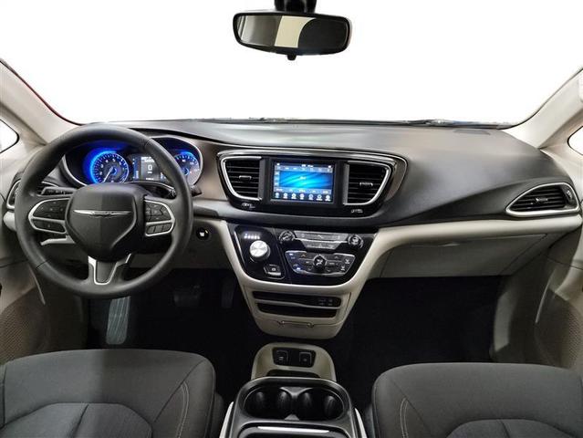 Photo of 2018 Gray Chrysler Pacifica