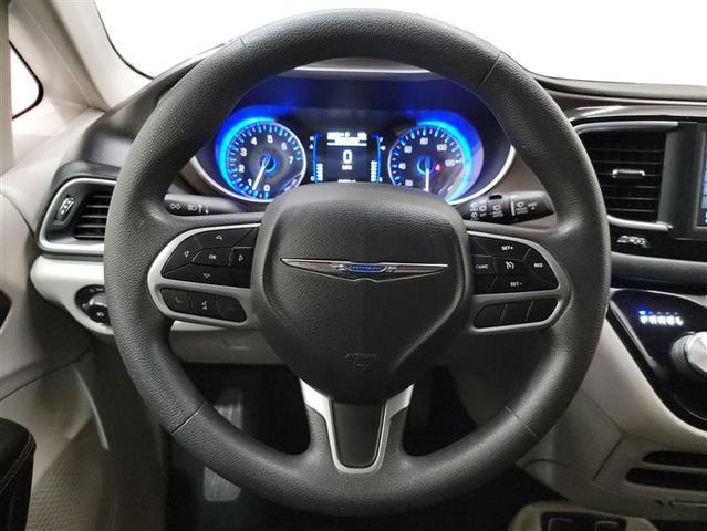 Photo of 2018 Gray Chrysler Pacifica