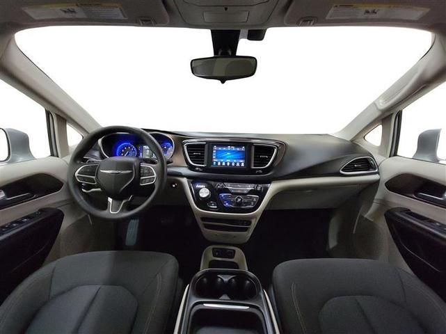Photo of 2018 Gray Chrysler Pacifica