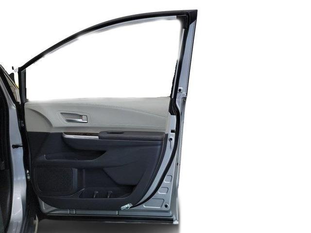 Photo of 2021 Silver Toyota Sienna