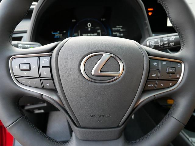 Photo of 2025 03t2 Lexus UX 300h