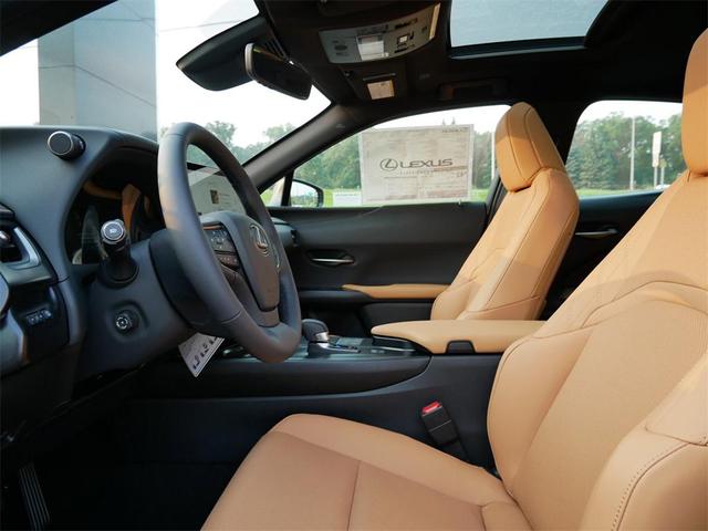 Photo of 2025 03t2 Lexus UX 300h