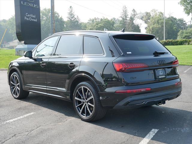 Photo of 2023 Mythos Black Metallic Audi Q7