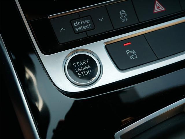 Photo of 2023 Mythos Black Metallic Audi Q7