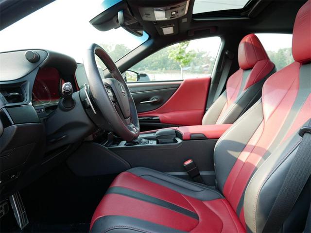 Photo of 2022 Eminent White Pearl Lexus ES 300h
