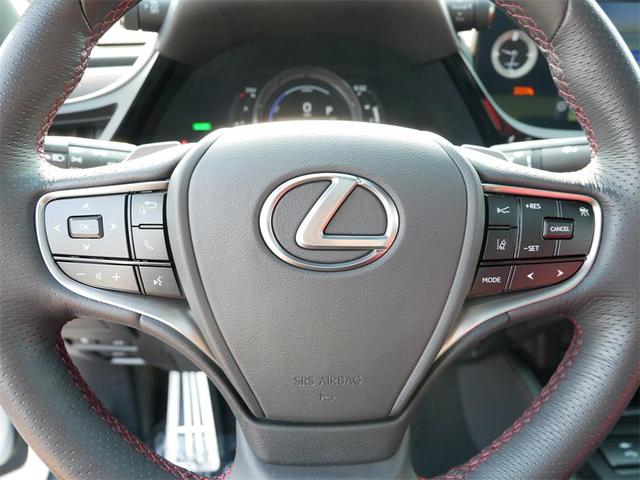 Photo of 2022 Eminent White Pearl Lexus ES 300h