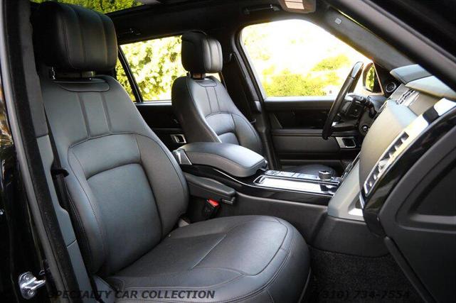 Photo of 2019 Santorini Black Metallic Land Rover Range Rover