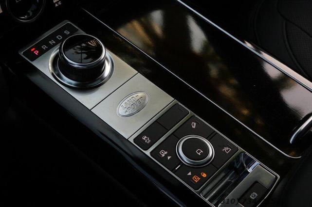 Photo of 2019 Santorini Black Metallic Land Rover Range Rover