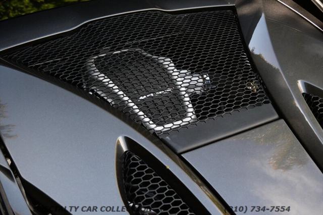 Photo of 2019 Black McLaren 570S