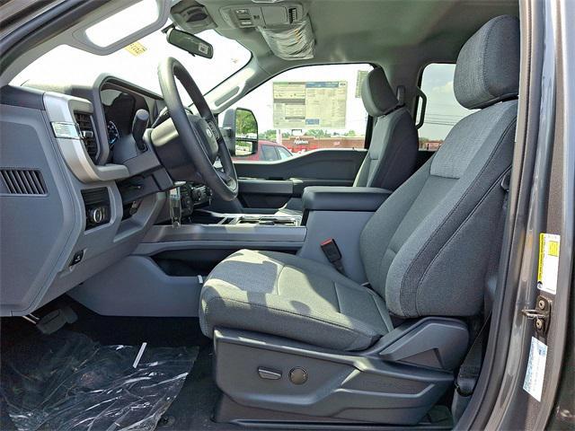 Photo of 2025 Carbonized Gray Metallic Ford F-250