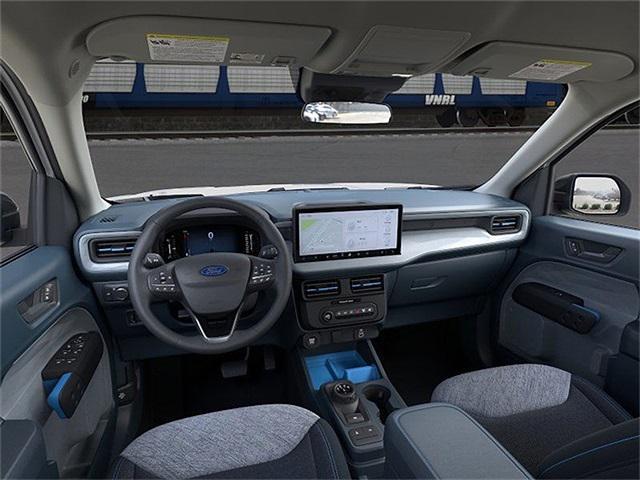 Photo of 2025 White Metallic Ford Maverick