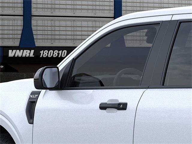 Photo of 2025 White Metallic Ford Maverick