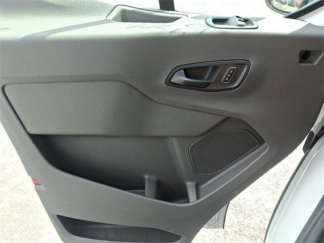 Photo of 2025 Oxford White Ford Transit-150