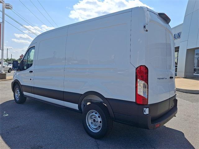 Photo of 2025 Oxford White Ford Transit-250