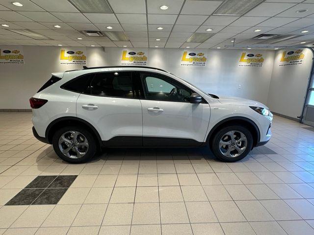 Photo of 2025 Silver Ford Escape