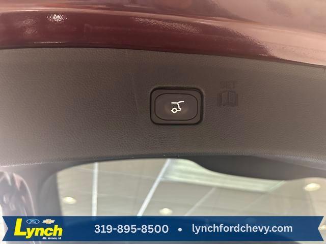 Photo of 2022 Burgundy Velvet Metallic Tinted Clearcoat Ford Edge