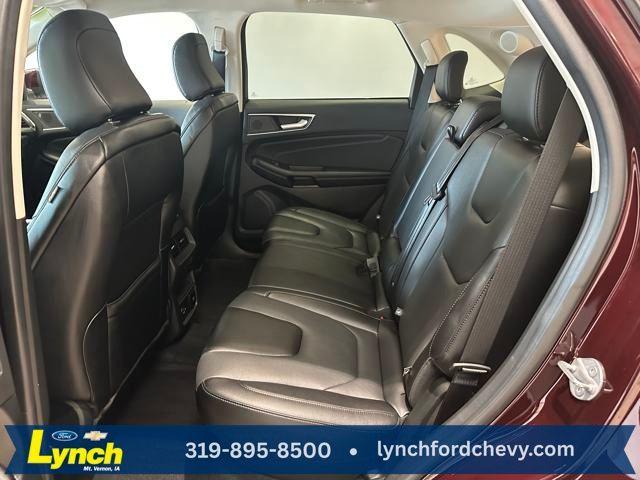 Photo of 2022 Burgundy Velvet Metallic Tinted Clearcoat Ford Edge