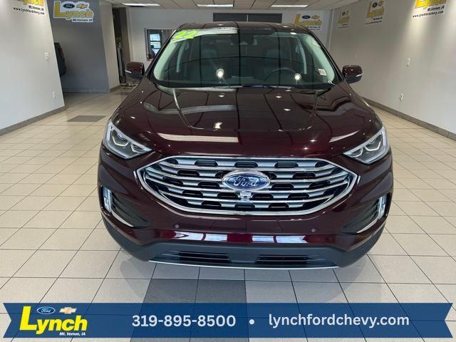 Photo of 2022 Burgundy Velvet Metallic Tinted Clearcoat Ford Edge
