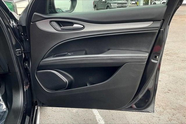 Photo of 2022 Vulcano Black Metallic Alfa Romeo Stelvio