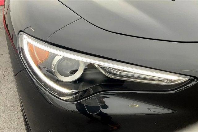 Photo of 2022 Vulcano Black Metallic Alfa Romeo Stelvio