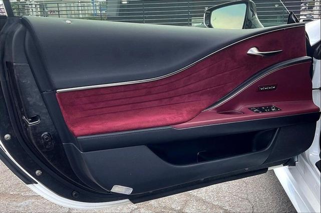 Photo of 2018 Ultra White Lexus LC 500