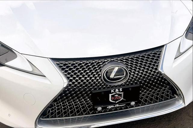 Photo of 2018 Ultra White Lexus LC 500