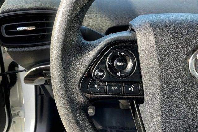 Photo of 2021 Super White Toyota Prius