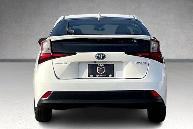 Photo of 2021 Super White Toyota Prius