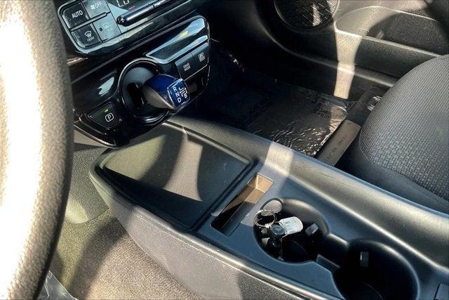 Photo of 2021 Super White Toyota Prius