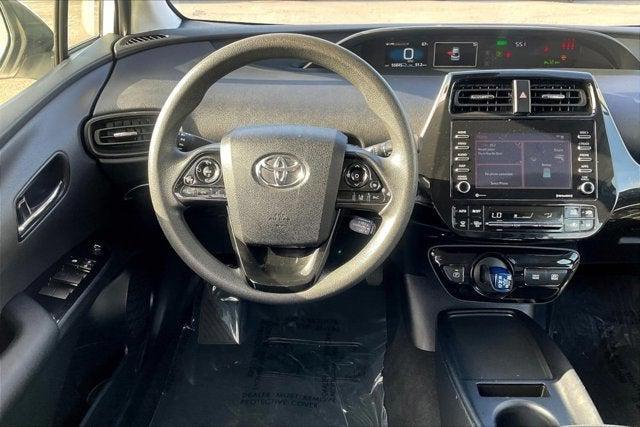 Photo of 2021 Super White Toyota Prius