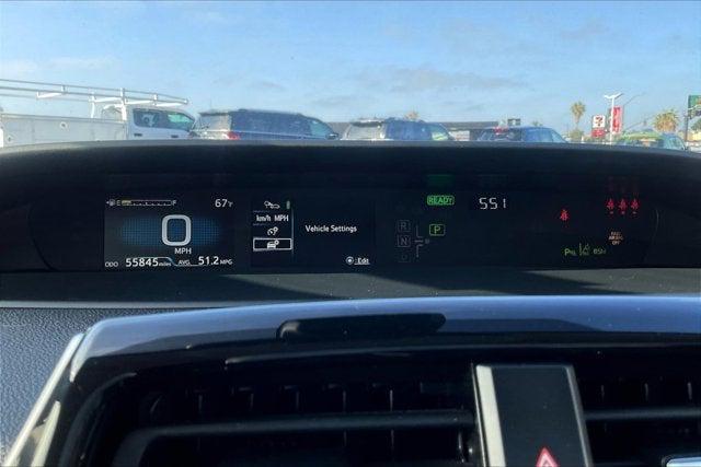Photo of 2021 Super White Toyota Prius