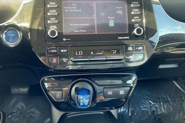 Photo of 2021 Super White Toyota Prius