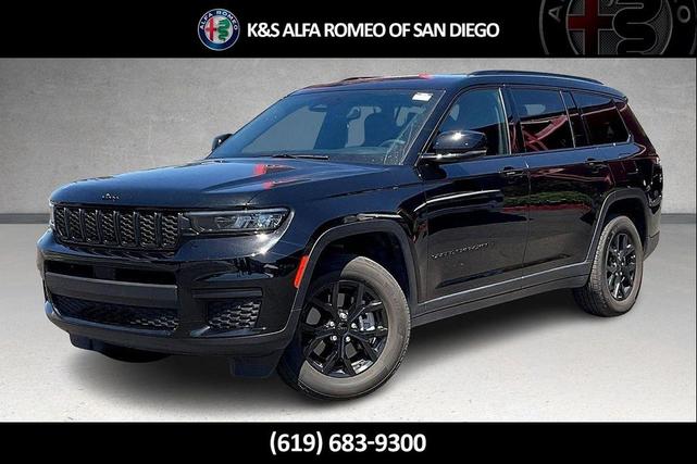Photo of 2024 Diamond Black Crystal Pearlcoat Jeep Grand Cherokee L