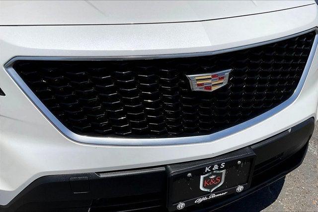 Photo of 2020 Crystal White Tricoat Cadillac XT4