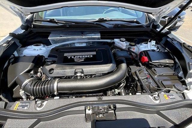 Photo of 2020 Crystal White Tricoat Cadillac XT4