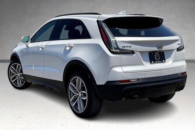 Photo of 2020 Crystal White Tricoat Cadillac XT4