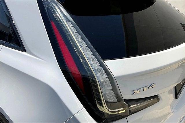 Photo of 2020 Crystal White Tricoat Cadillac XT4