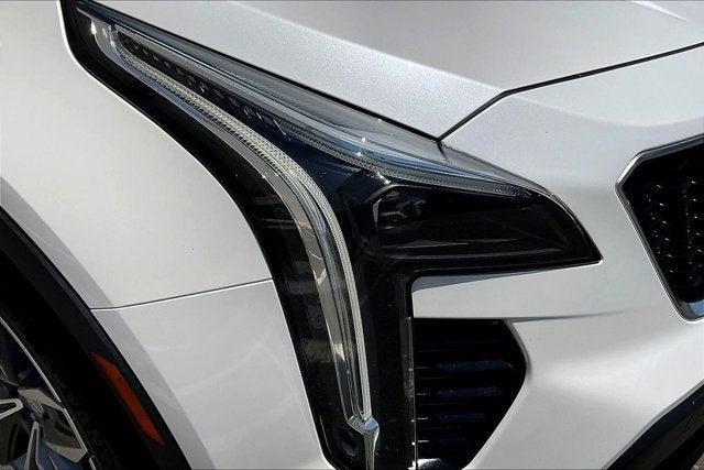 Photo of 2020 Crystal White Tricoat Cadillac XT4